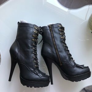 Steve Madden caddet bootie, Size 6.5 , brand new